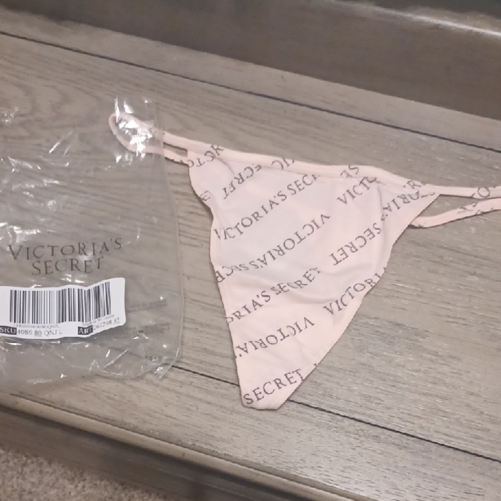NEW Victoria's Secret Light Pink Logo Thong V-string Size L